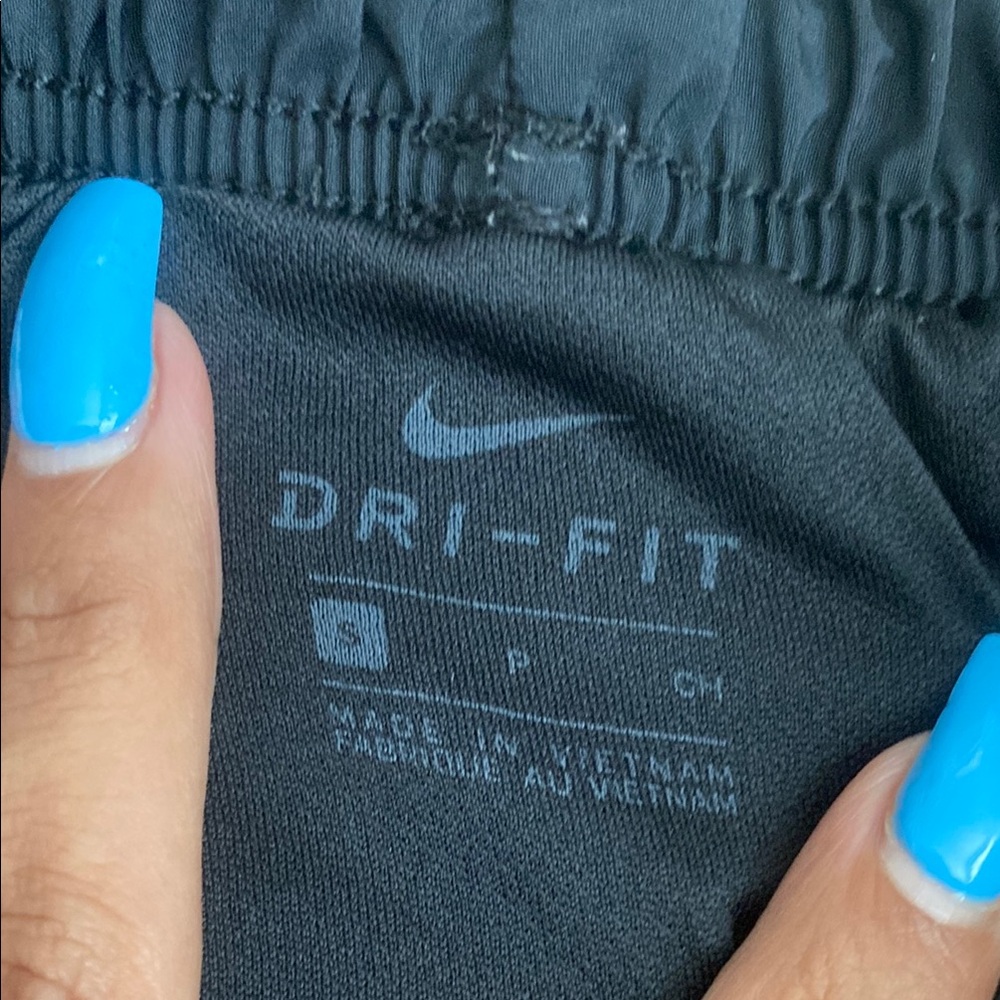 Nike Black and White Athletic Shorts with Dri-FIT Technology - Picture 7 of 7
